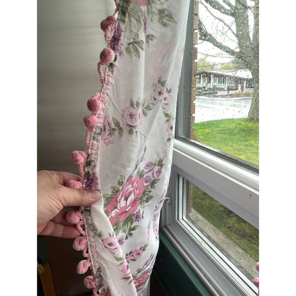 Vintage 70s pleated curtain with pompons, pink roses floral double panels - Picture 4 of 10